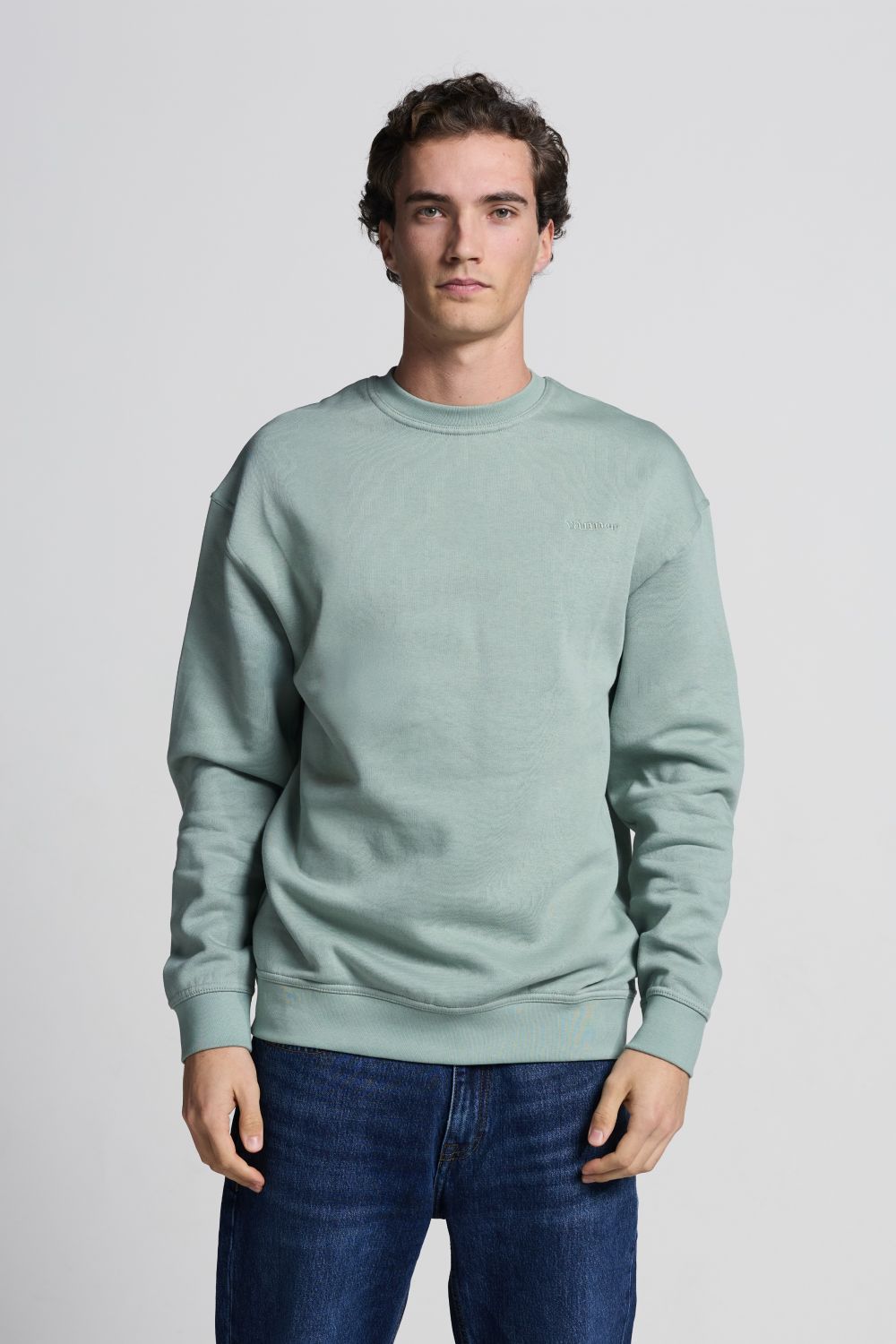 Basic Sweater Iceberg