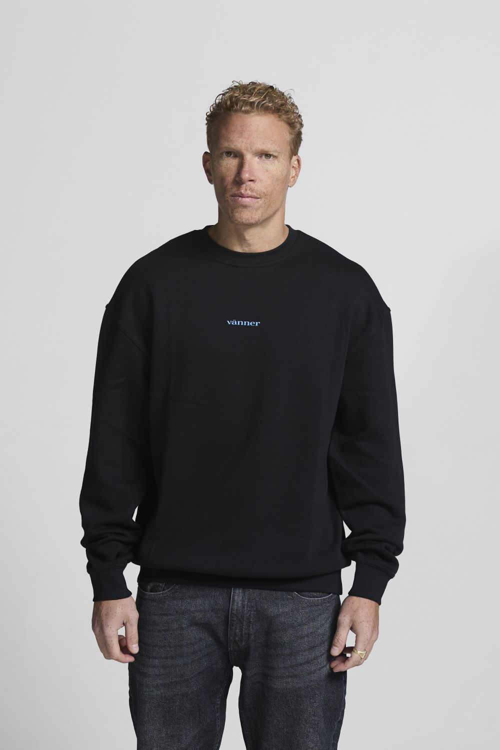 Lindome Sweater Black
