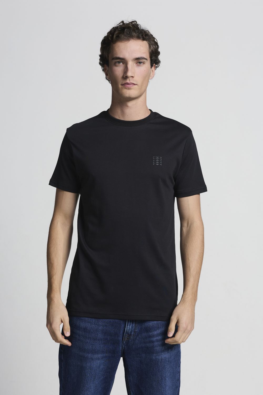 Roski Tee Black